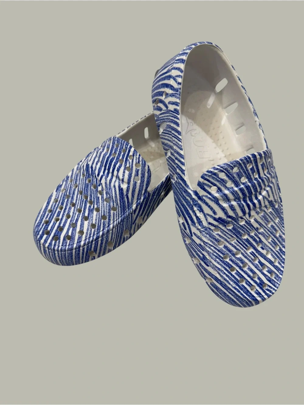 Floafers Blue Zebra Print Comfort Slip-On Shoes  Kids size 10 EUC